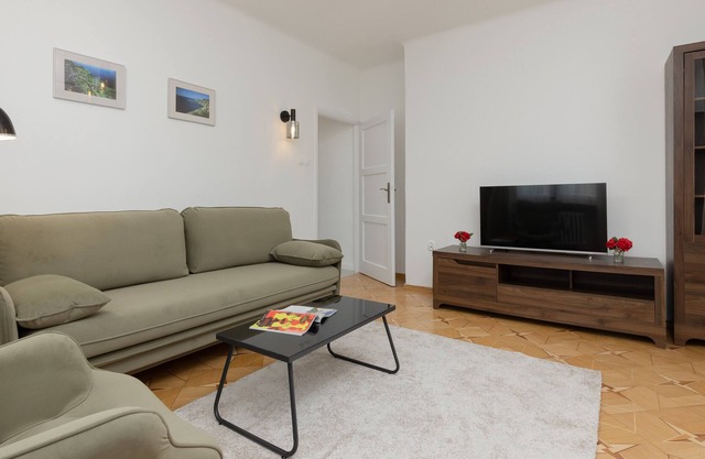 Bałuckiego Apartment Warsaw by Renters