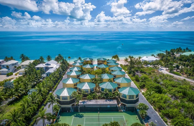 BA Beach Front, Ocean View from Villa, Pool full Kitchen, dock, balcony, BBQ