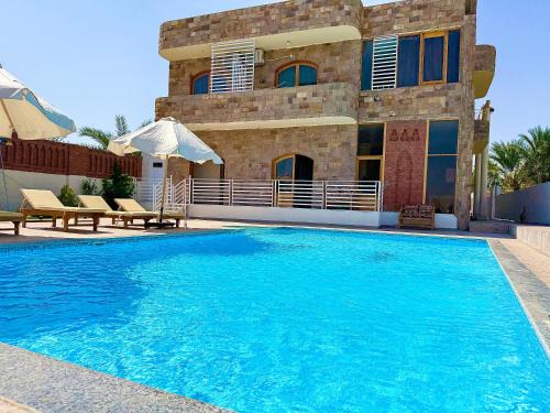 Bab AL Qamar House