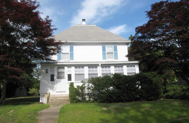 Baby & Pet Friendly, Central AC, 4 BR sleeps 8, Traveling Nurse Welcome
