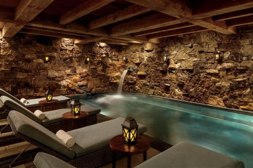 Bachelor Gulch Ritz-Carlton 1 Bedroom Mountain Residence With Ski In, Ski Out Access, Hot Tub, And Full Service Spa