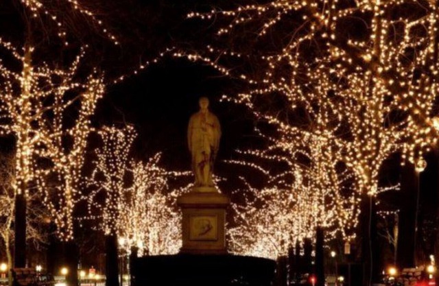 Back Bay Apt around the corner from the Famous Newbury St! Numerous restaurants