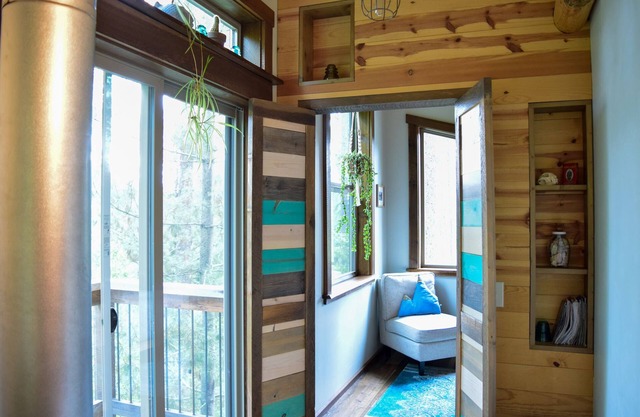 Backdoor to GNP - Modern Cabin in the Woods located on the North Fork Road