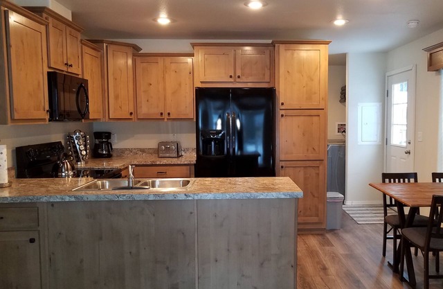 Bad Rock Canyon Cottage