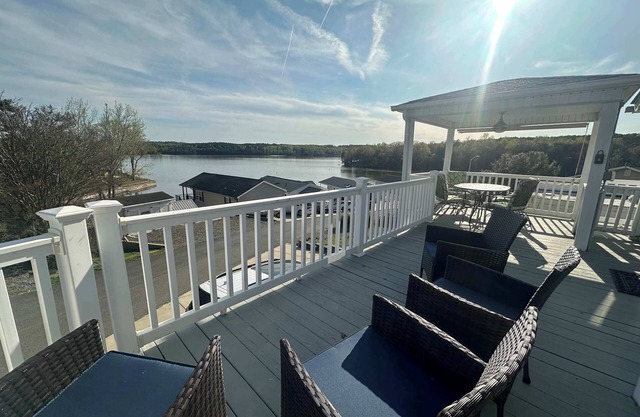 Badin Shores Resort - Excellent Lake View Home - Pools & Lots of Amenities - Gre