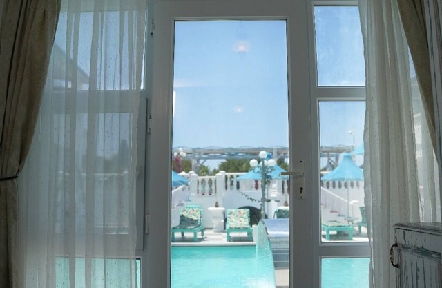 Bahama Art Hotel