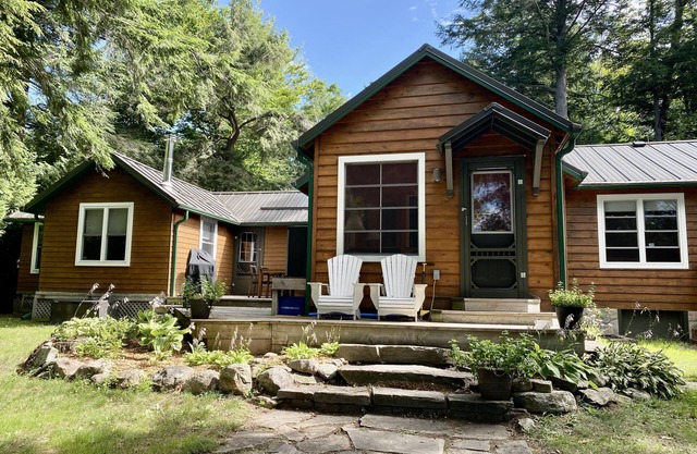 Bala-Retreat MUSKOKA - Walk to town/Sunsets/Sunny dock/Turnkey/Pet friendly