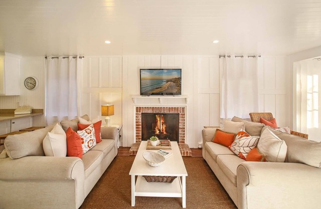 Balboa Island, CA ~Beach Cottage~ Steps from the South Bayfront Beach