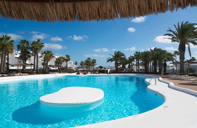 Balcon del Mar – Pool, Tennis Courts, Sea Access