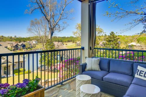 Balcony and Community Perks Lake Martin Condo!