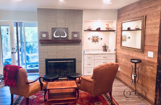 Bamboo Grove - Spacious, elegant, cozy, and convenient