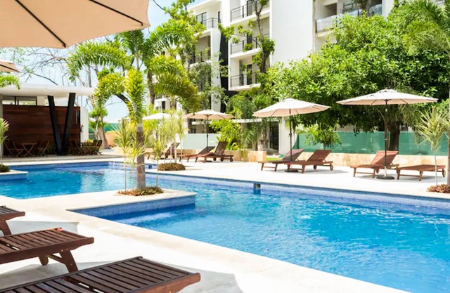 Bambu Residencial with Pool Near Beach