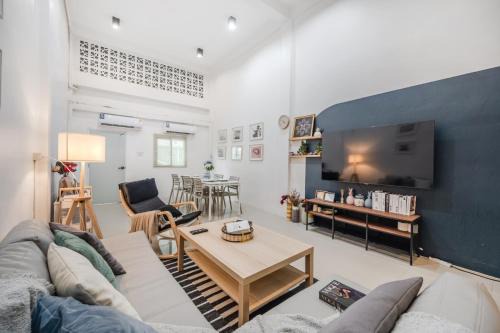 Bangkok Group Haven - 6BR Bangchak BTS 12 sleeps RB4