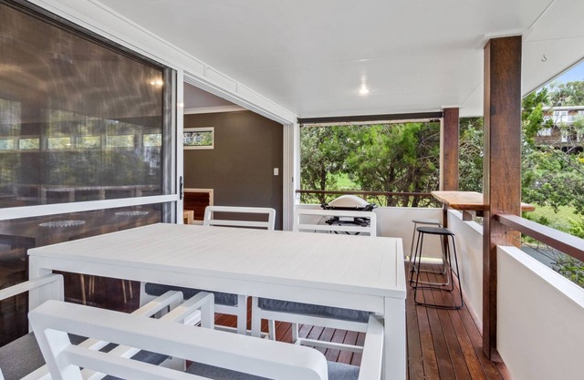 Banksia Beach House | 3 bed 2.5 Bath | sleeps 6