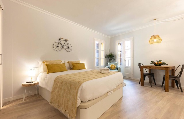 Barca Studio 2 - Holiday Apartment Rental in Girona | Bravissimo