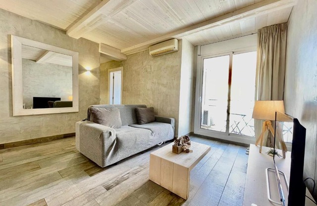 BarcelonaForRent Market Suites