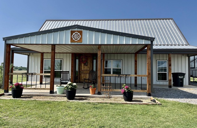 Barn house on 50 acres Mountain View