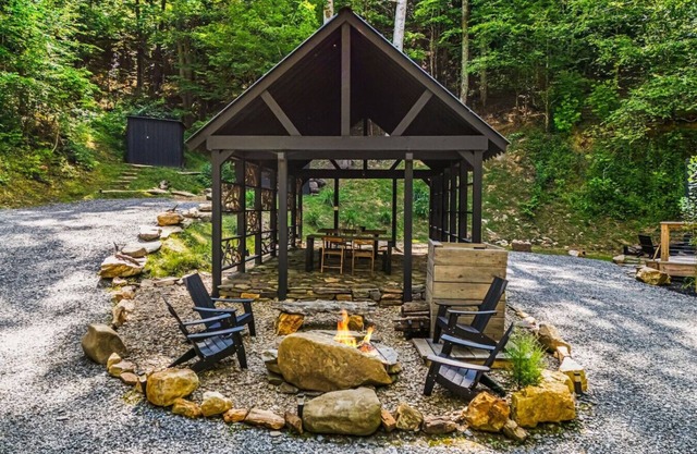 BaseCamp Smoky Mountains Group Retreat | Sleeps 17
