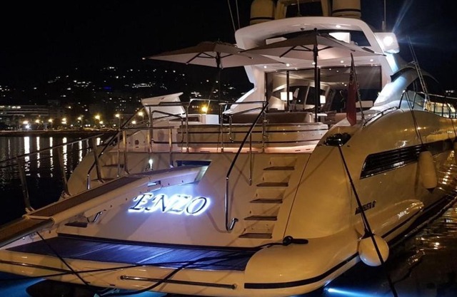 Bateau Mangusta 92