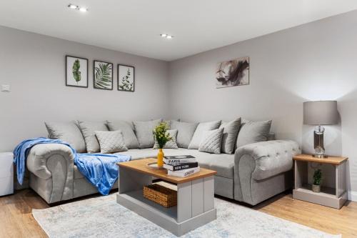 Battersea Area - Apartment - Sleeps6 - City Centre