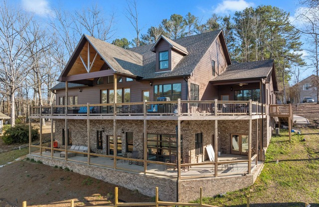 Battle Branch Retreat - Luxurious Lake Side Escape