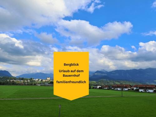 Bauernhof Finkel - Ferienwohnung mit Balkon - Bergsicht - Traktor mitfahren - Tiere streicheln - entspannter Familienurlaub - zentrale Lage nahe Oberstdorf