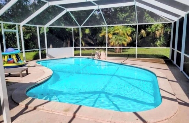 Bay Breeze Getaway Su