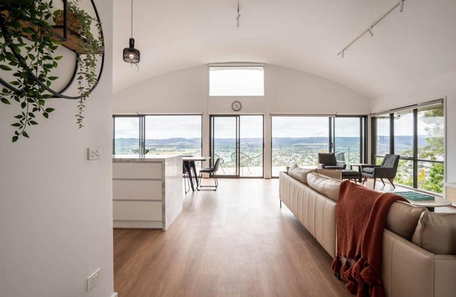 Bay Horizons - Grand Panoramic Coastal Escape