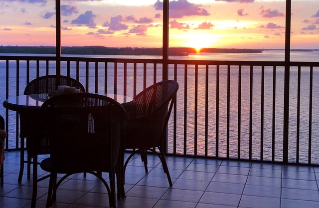 Bay View Tower #532 RELAXING 2 BEDROOM CONDO WITH SPECTACULAR VIEW FROM PRIVATE LANAI