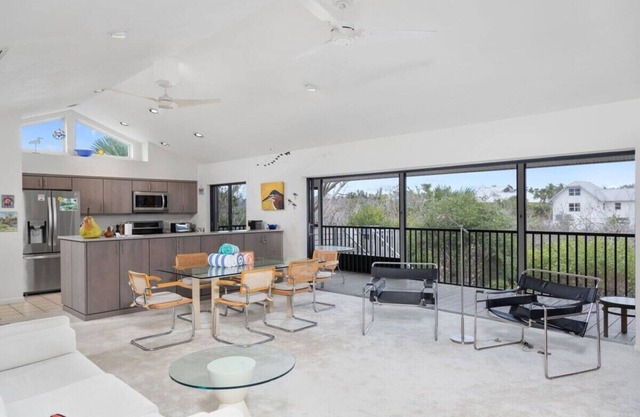 Bayou Beauty - Sanibel Charm Abounds with Elevator