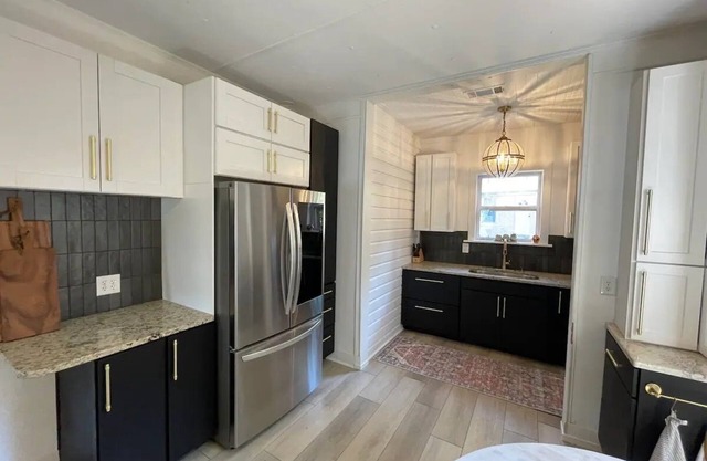 Bayou Waterfront Cottage - Centrally Located!