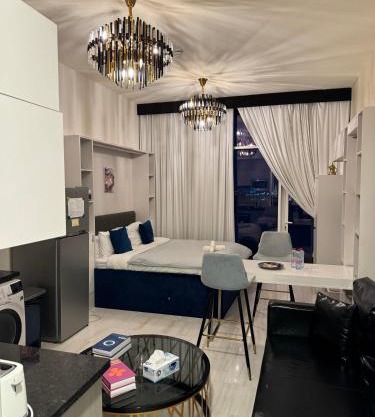 Bayz Business Bay Lux Studio with Resort Amenities