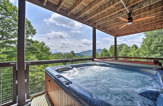 BBQ Ready: Secluded Franklin Getaway w/Rec Room