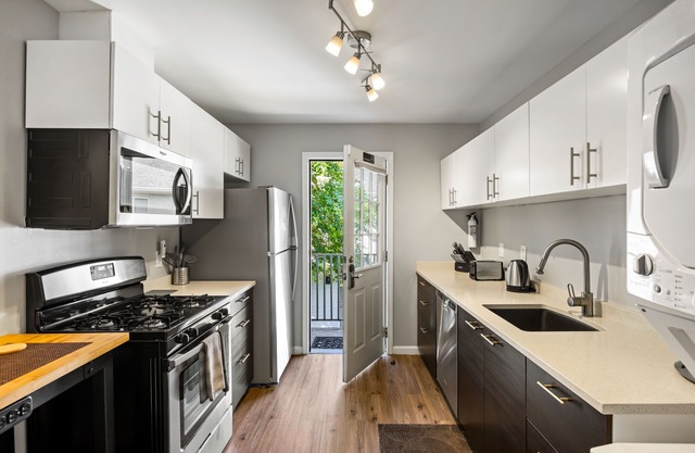 (BC1bF) Safe + Clean Condo w/Free Parking, near Shepherd Center