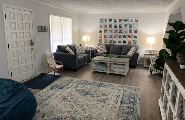 Beach access, Firepits, Paddleboards, 3 miles to Lakepointe