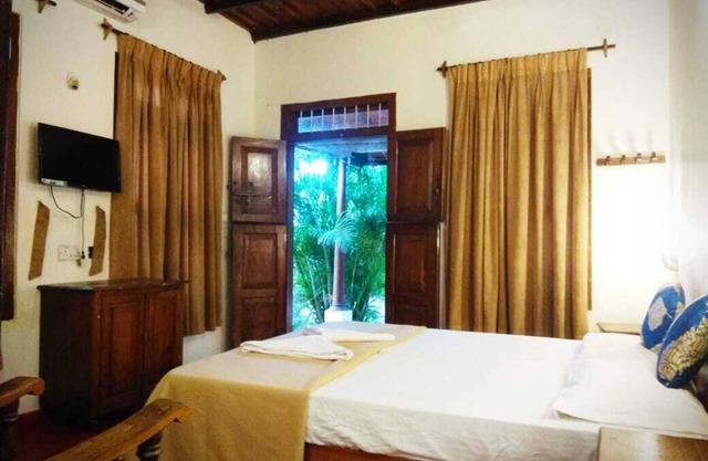 Beach accommodation and 3hrs Backwater cruise