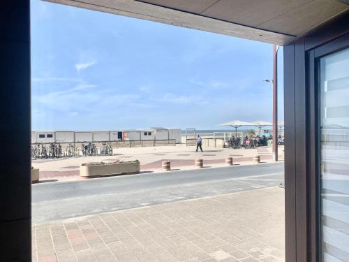 BEACH apartment met directe toegang tot het STRAND !