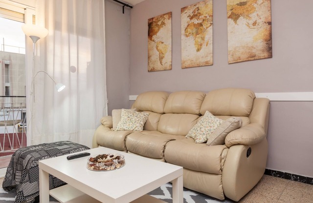 Beach apartment quiet, sunny and well connected.