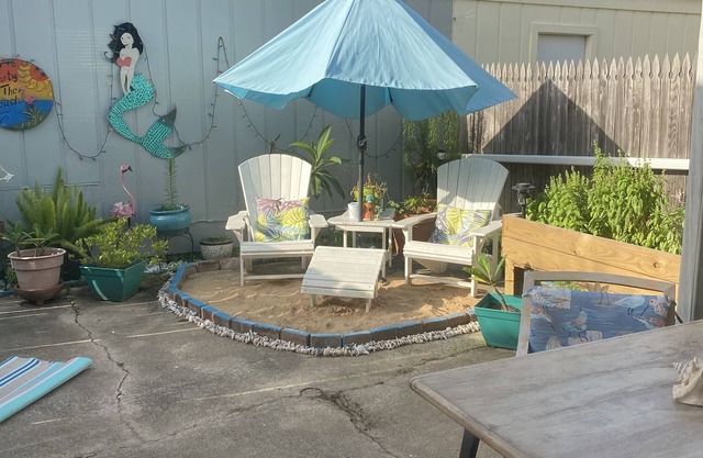 Beach Blanket Bungalow - We have Power as of July 11th