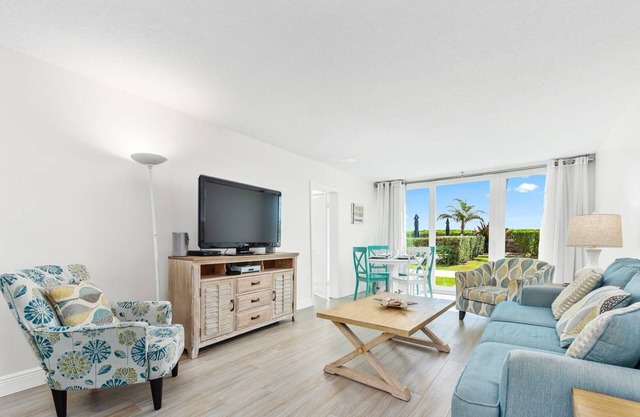 Beach Condo/Island Beach Resort/No Cleaning Fee/Condo 108