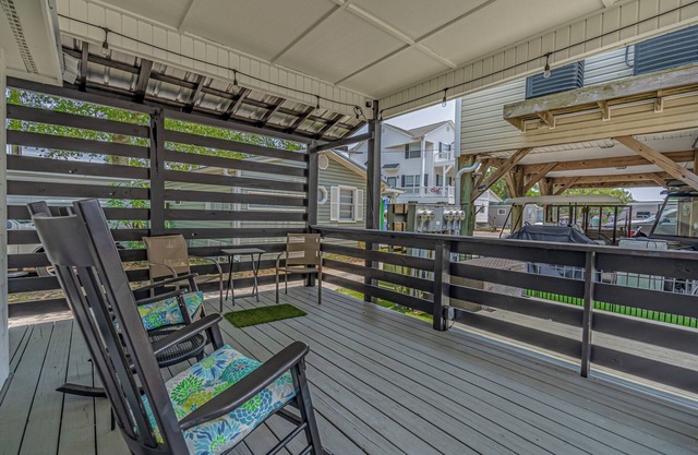 Beach Cottage Escape: Just a Short Stroll to the Shore