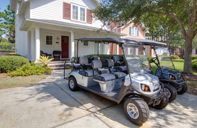 Beach Cottage with Golf Course View, TWO six seat Golf Carts, Pool & Hot Tub!