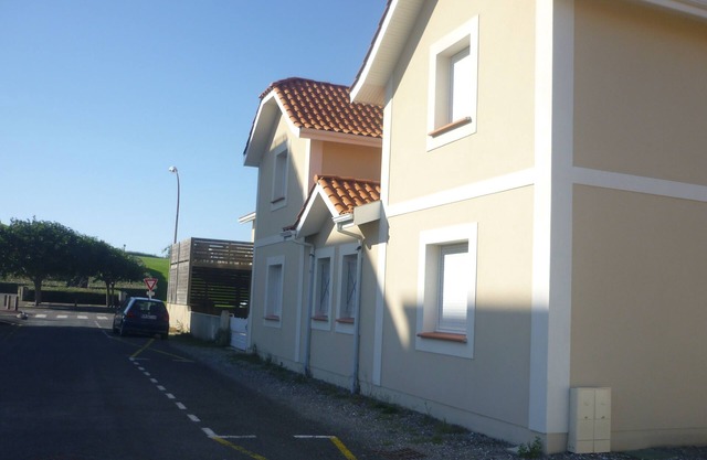 BEACH EDGE HOUSE (EAST) T4 3 * WI FI OFFERED