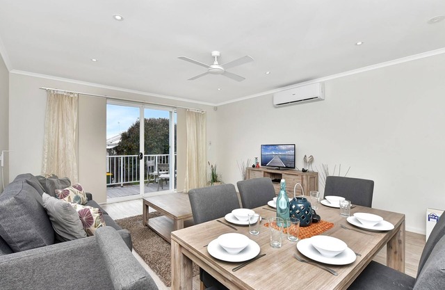 Beach Escape at Caves Beach Villas