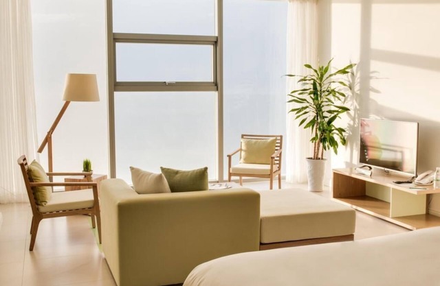 Beach Front and Sea View Luxury Suite with Pool