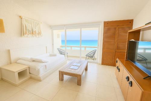 Beach Front Condos in Hotel Zone