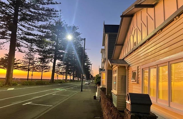 Beach Front Cottage Napier