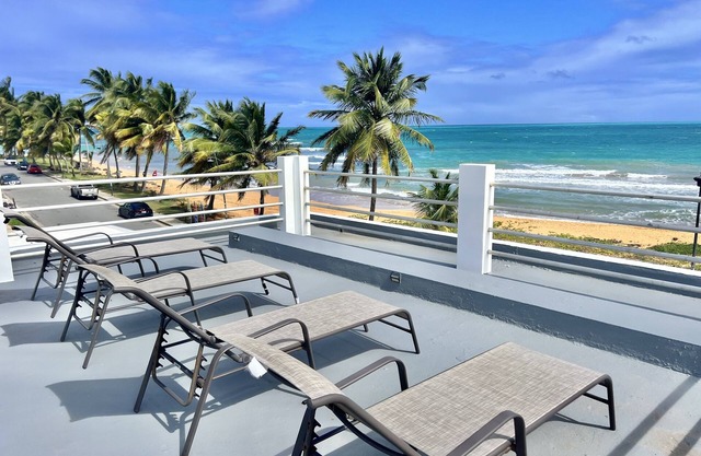 Beach front dream 5br/4ba house w/roof top terrace