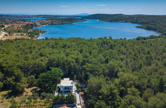 Beach front home in Pula