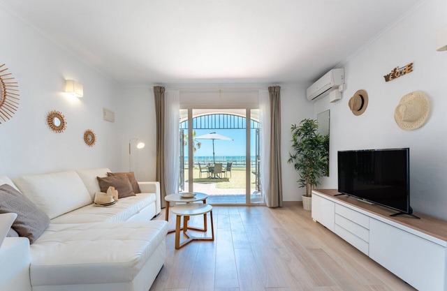 BEACH-FRONT house - Full SEA view - Dona Lola BEACH Resort - between MARBELLA and La Cala de Mijas - 2 bedrooms - Ref: CS111